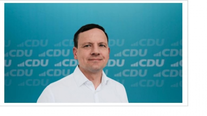 Dr. Christian Burr